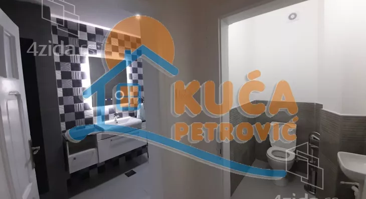 Troiposoban stan | 4zida