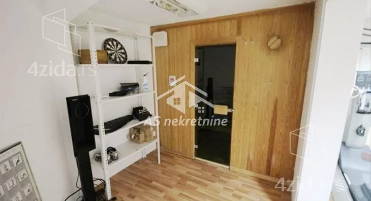 Četvoroiposoban stan | 4zida