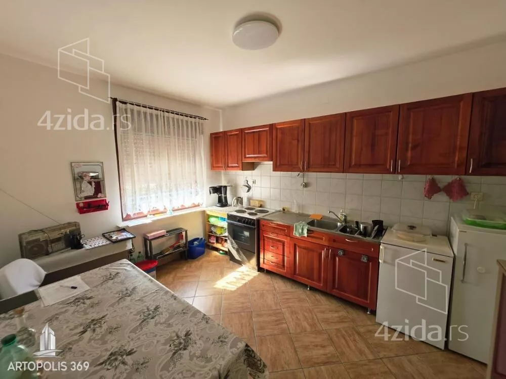 3-etažna kuća | 4zida