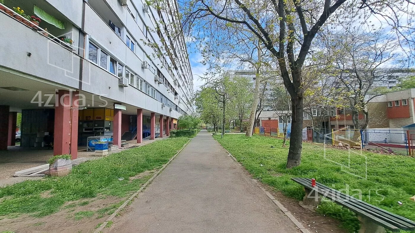 Troiposoban stan | 4zida