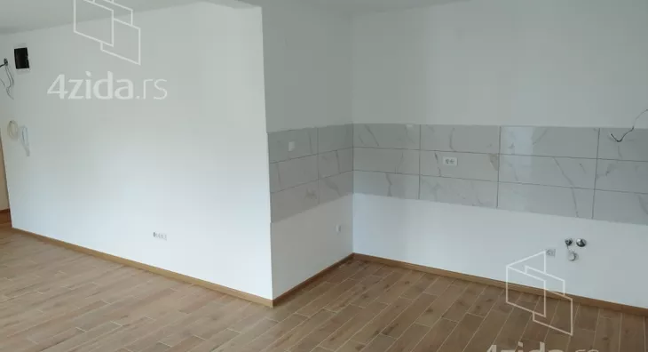 Sedmosoban stan | 4zida