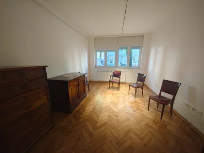 Skupština | 4zida.rs