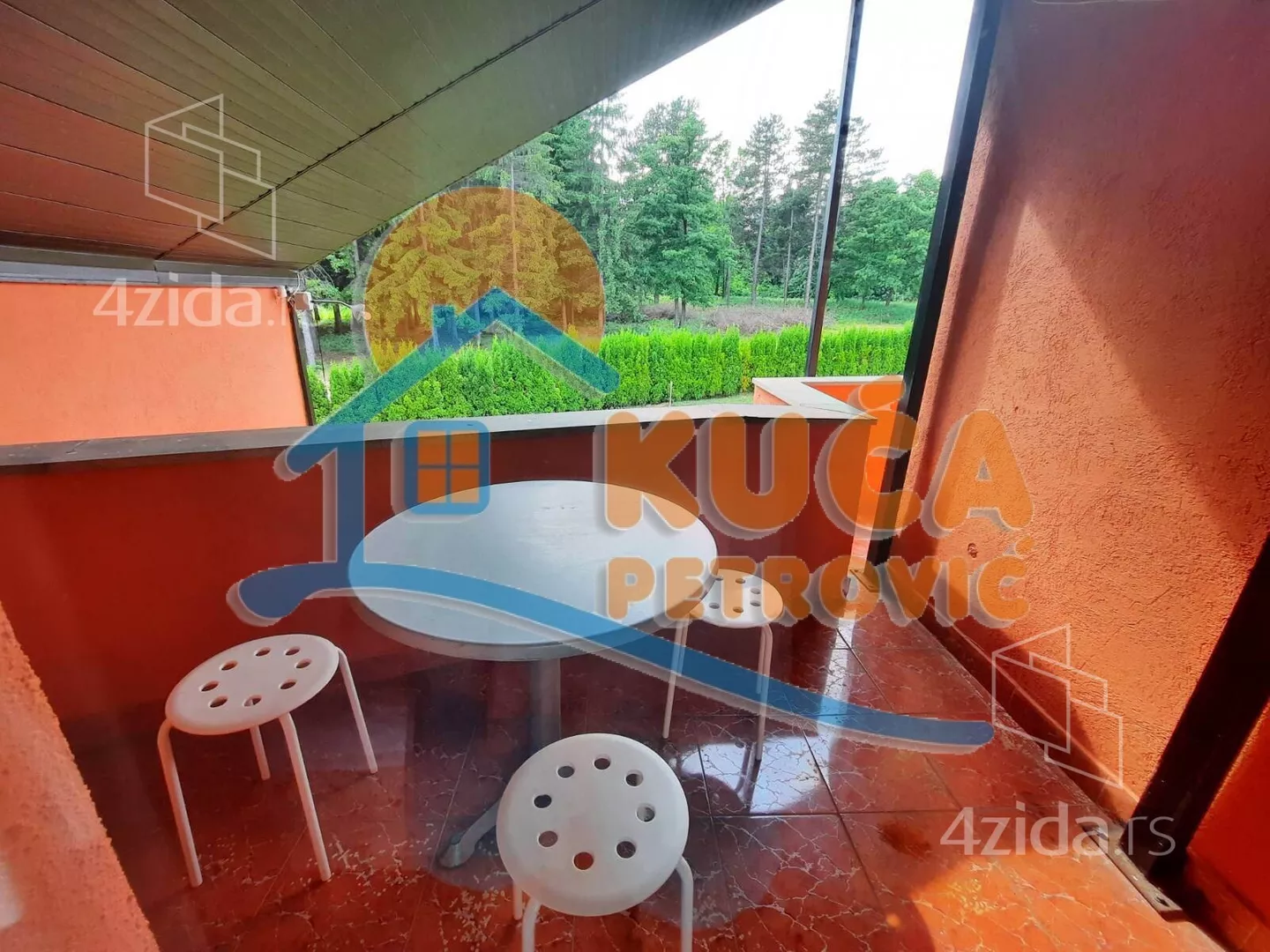 Lokal | 4zida