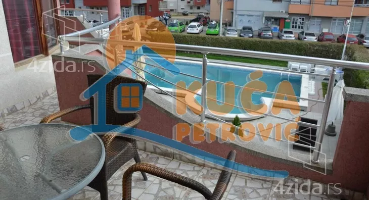 Troiposoban stan | 4zida