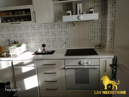 RUMENAČKA | 4zida.rs