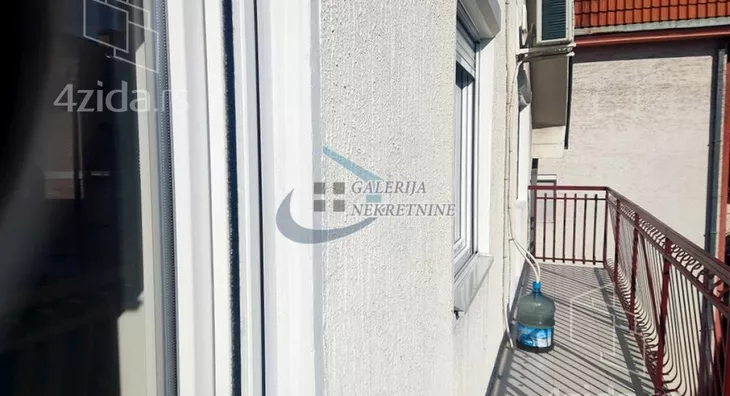 Četvoroiposoban stan | 4zida