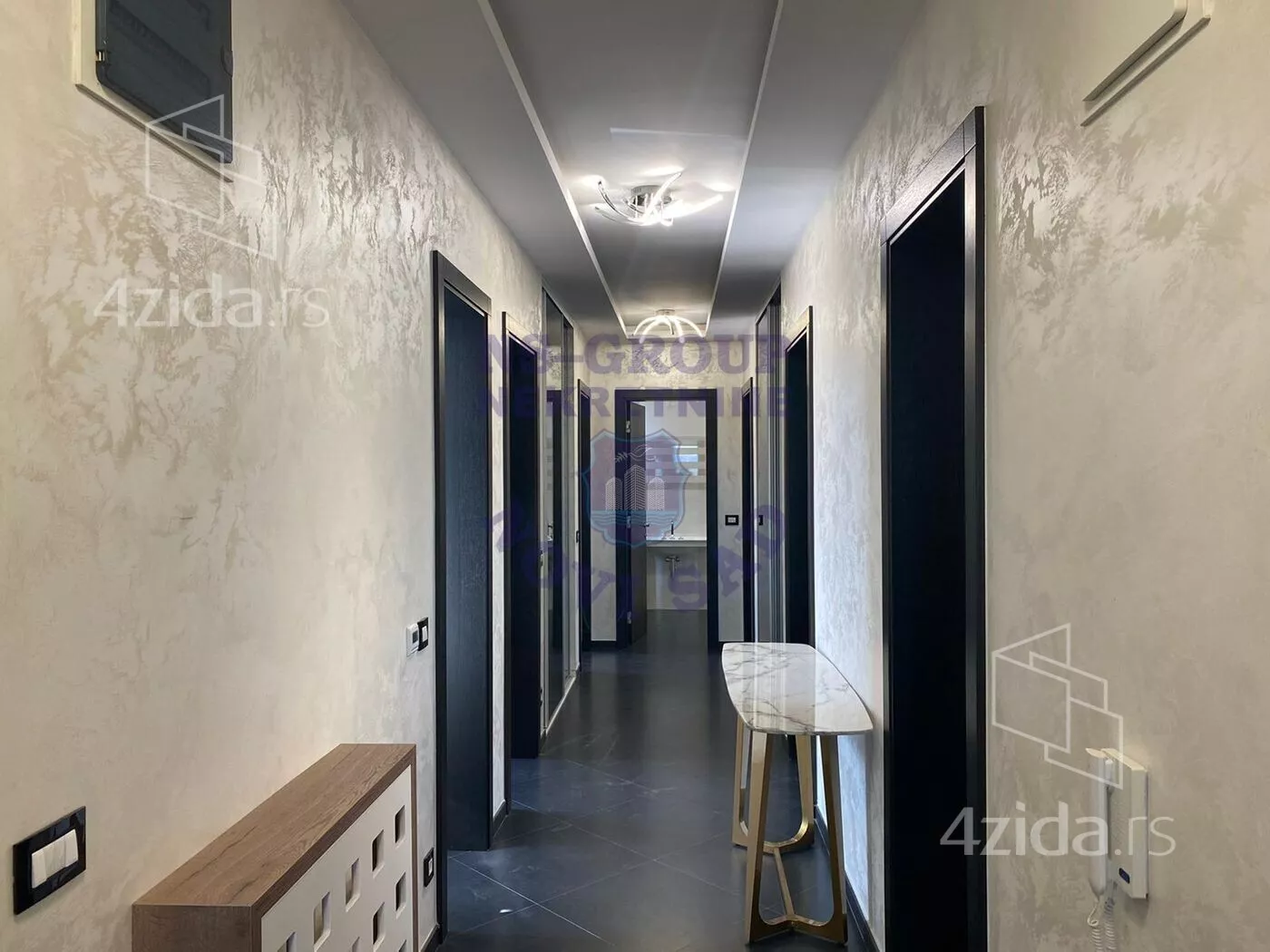 Šestosoban stan | 4zida