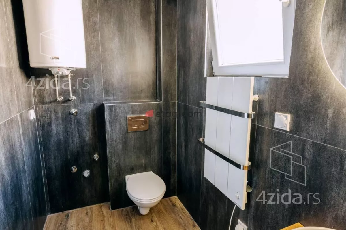 Sedmosoban stan | 4zida