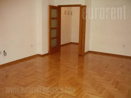 CRVENI KRST | 4zida.rs