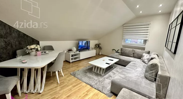 Četvoroiposoban stan | 4zida