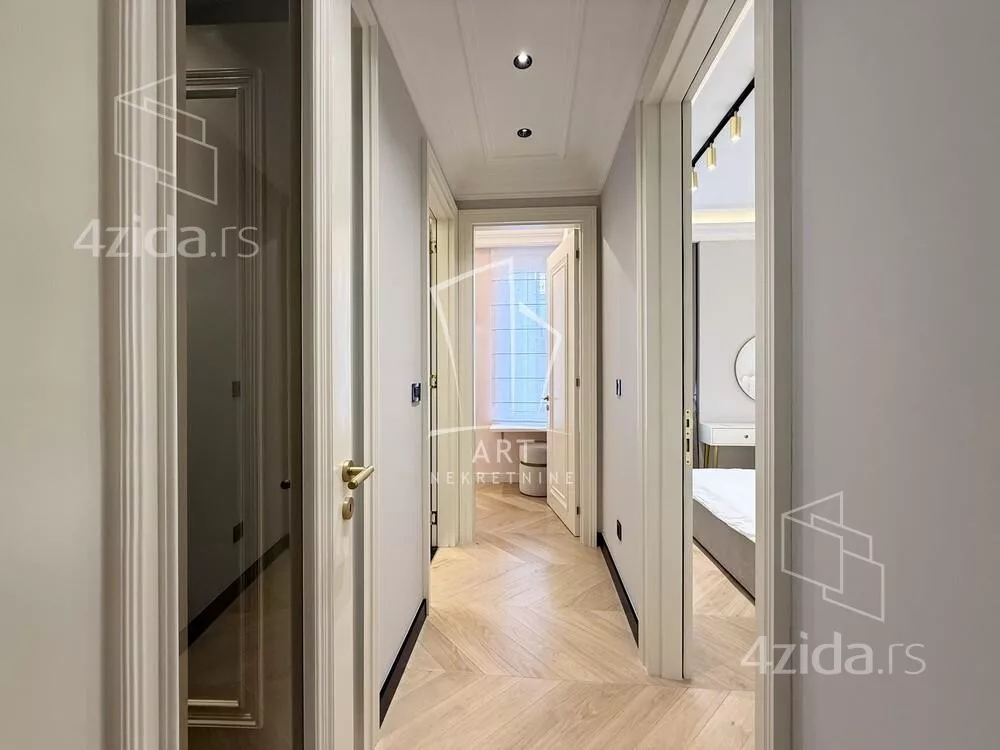 Troiposoban stan | 4zida