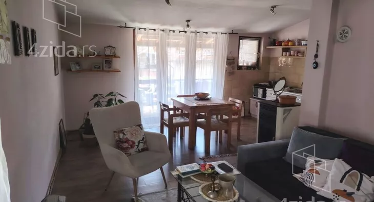 3-etažna kuća | 4zida