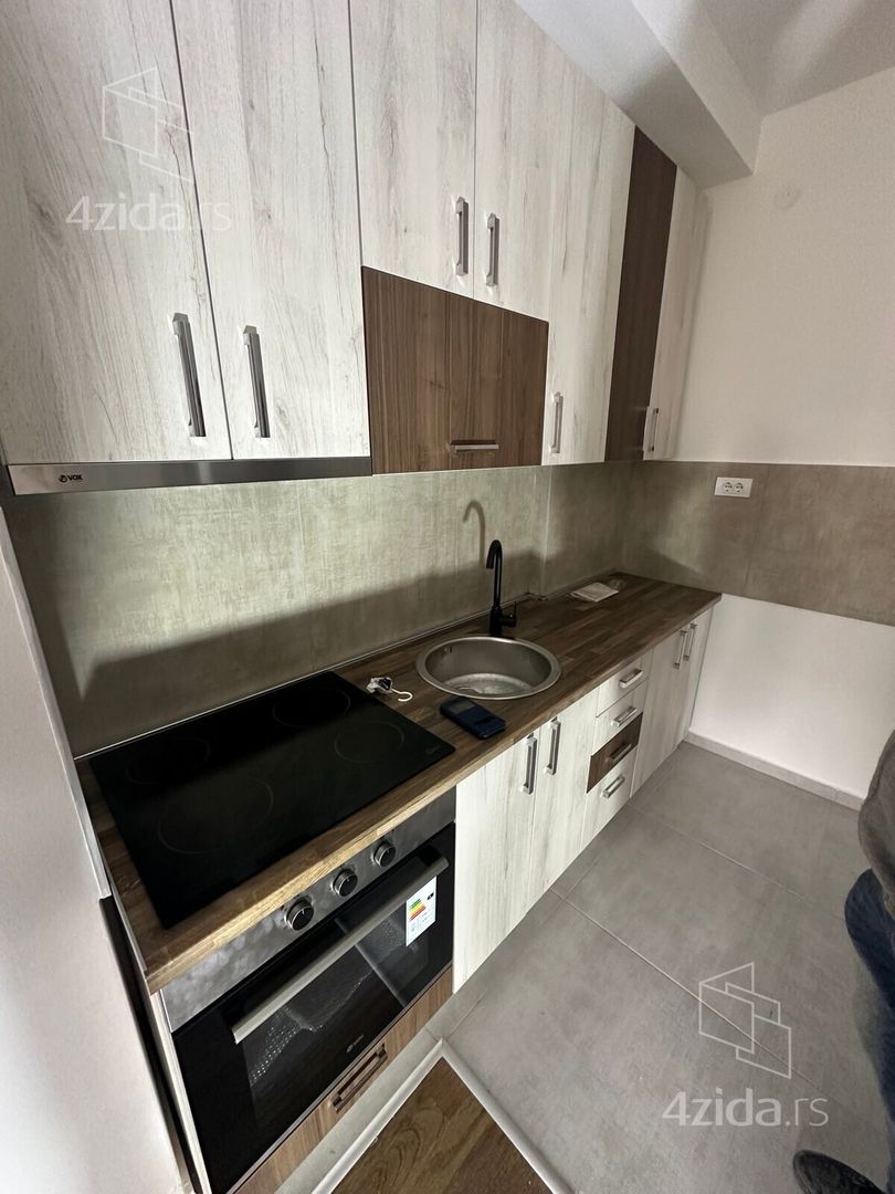 Сдается полуторакомнатная квартира, Milovana Gušića, €1, 36m² — фото
