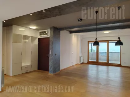 CRVENI KRST | 4zida.rs