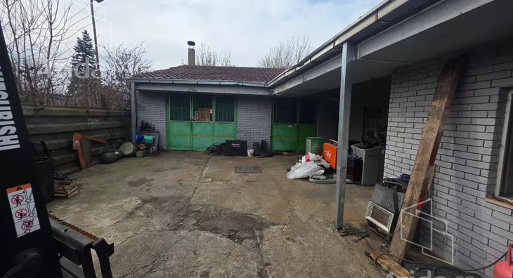 Poslovna zgrada | 4zida