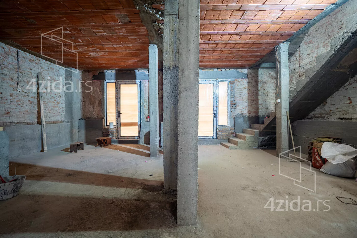 Poslovni prostor | 4zida