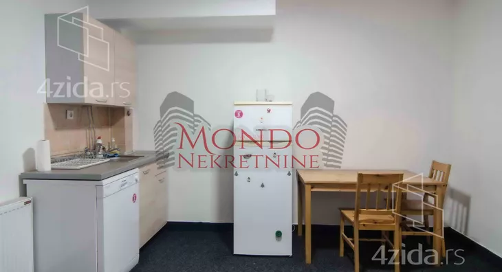 Poslovna zgrada | 4zida