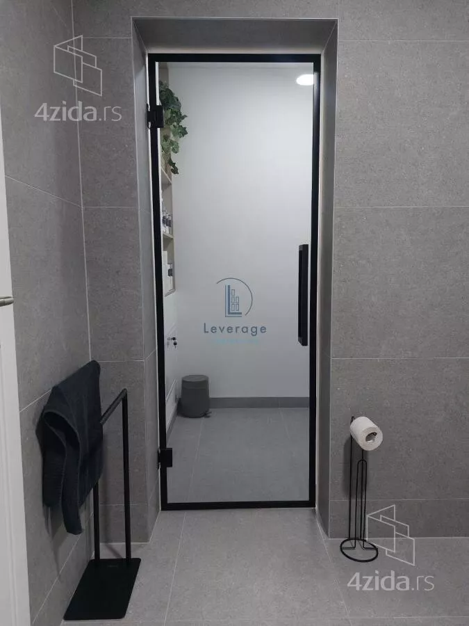 Četvoroiposoban stan | 4zida