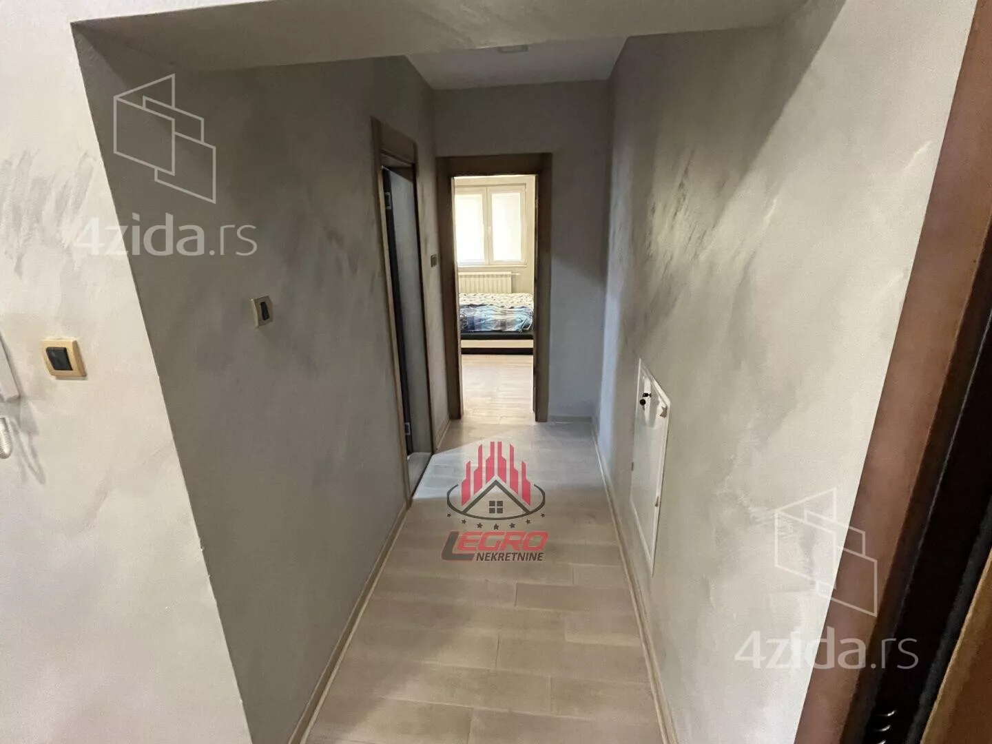 Petoiposoban stan | 4zida