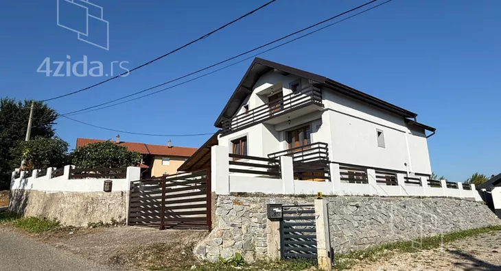 3-etažna kuća | 4zida
