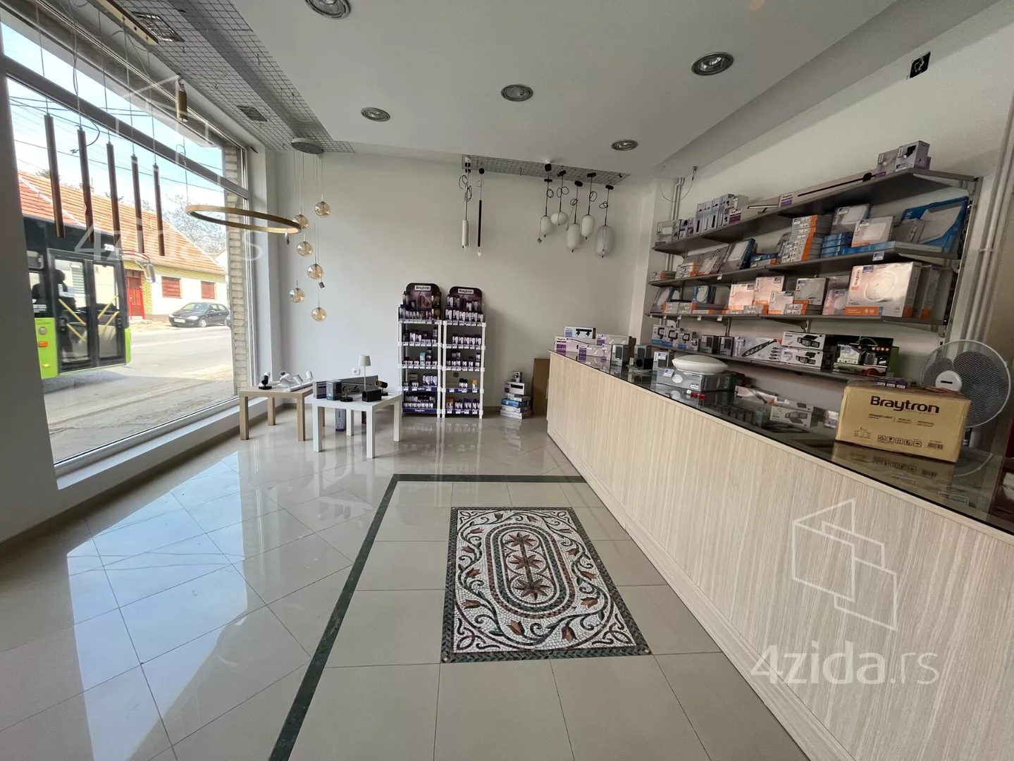 Lokal | 4zida