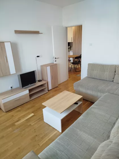 Dva Bela Goluba | 4zida.rs