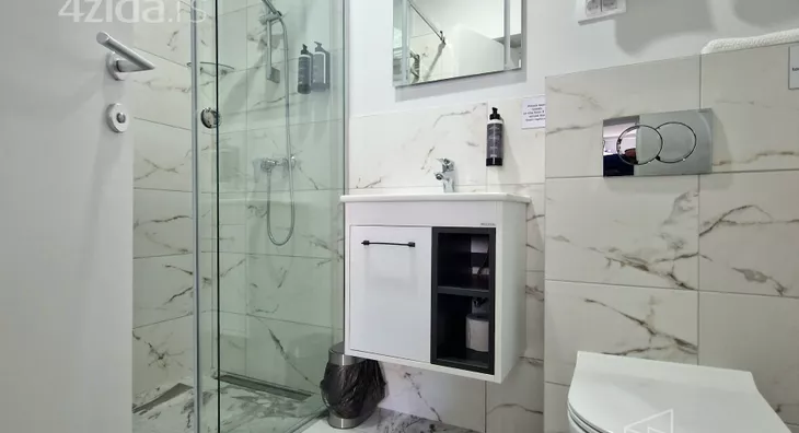 Devetosoban stan | 4zida