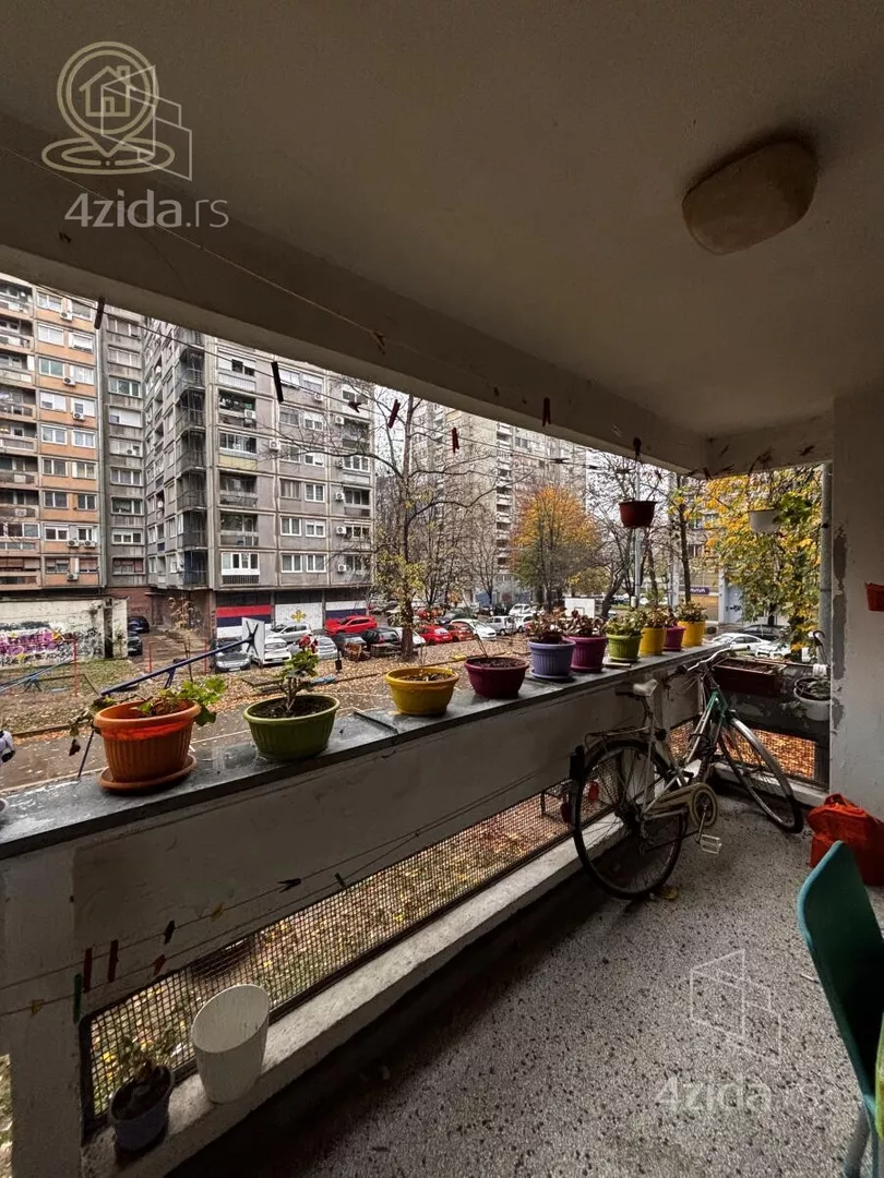 Troiposoban stan | 4zida