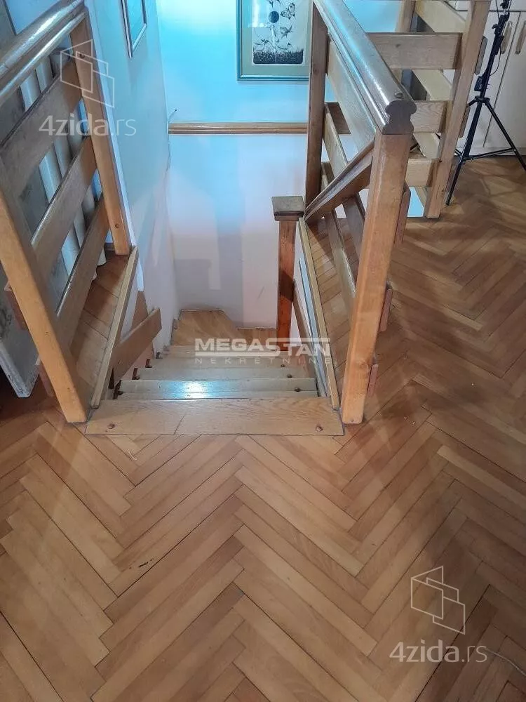 Šestosoban stan | 4zida