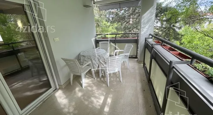 Četvoroiposoban stan | 4zida