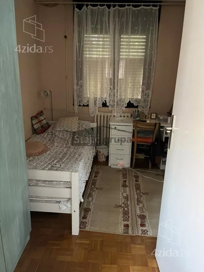 Četvoroiposoban stan | 4zida