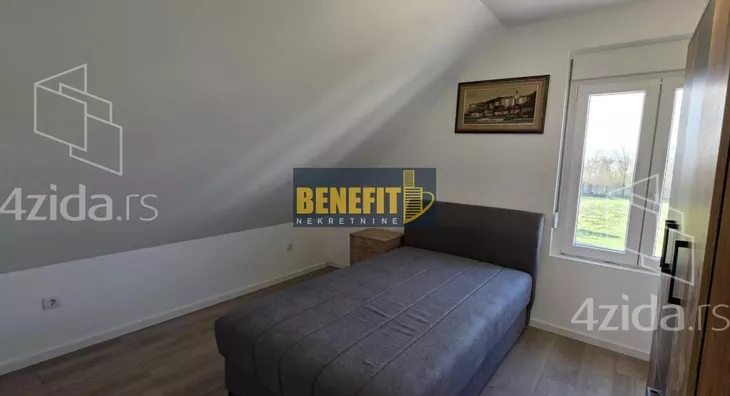 Četvoroiposoban stan | 4zida