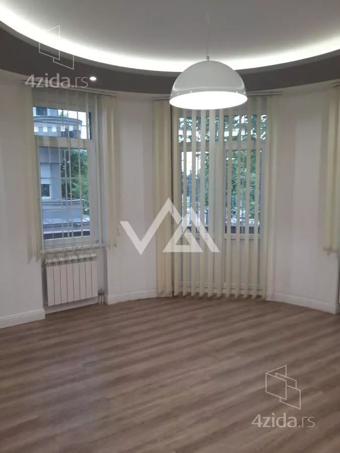 Šestosoban stan | 4zida