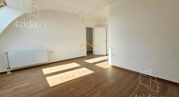 Šestosoban stan | 4zida