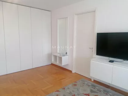 Studentska | 4zida.rs
