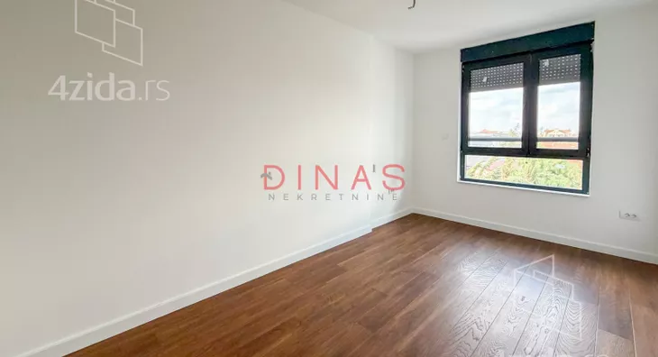 Šestosoban stan | 4zida