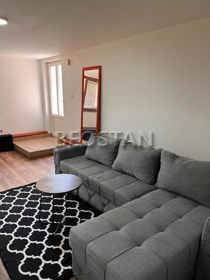 Darinke Radović | 4zida.rs