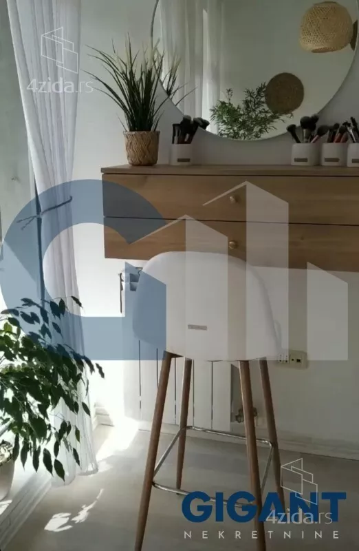 Lokal | 4zida