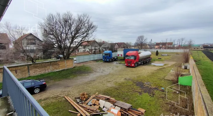 Poslovna zgrada | 4zida