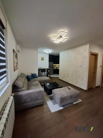 Bulevar Patrijarha Pavla (Somborski Bulevar) | 4zida.rs