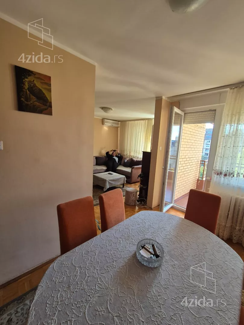 Dvoiposoban stan | 4zida