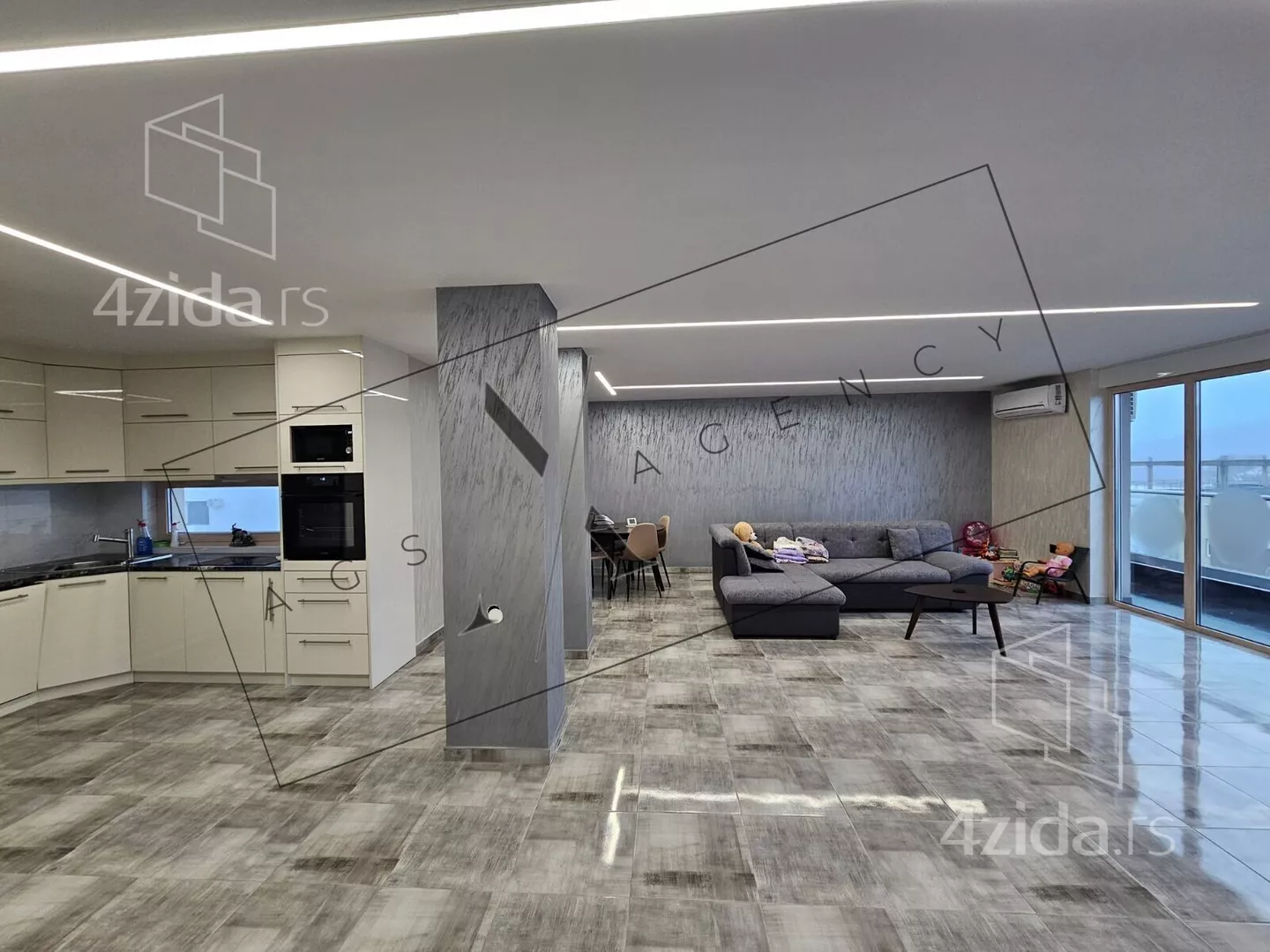 Trosoban stan | 4zida