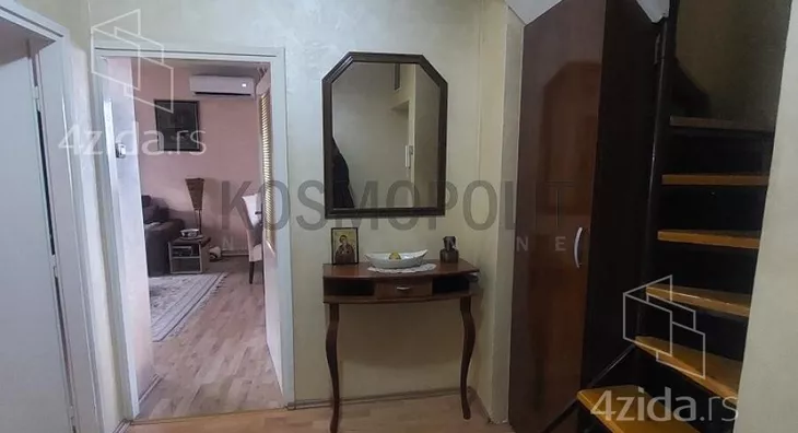 Šestosoban stan | 4zida