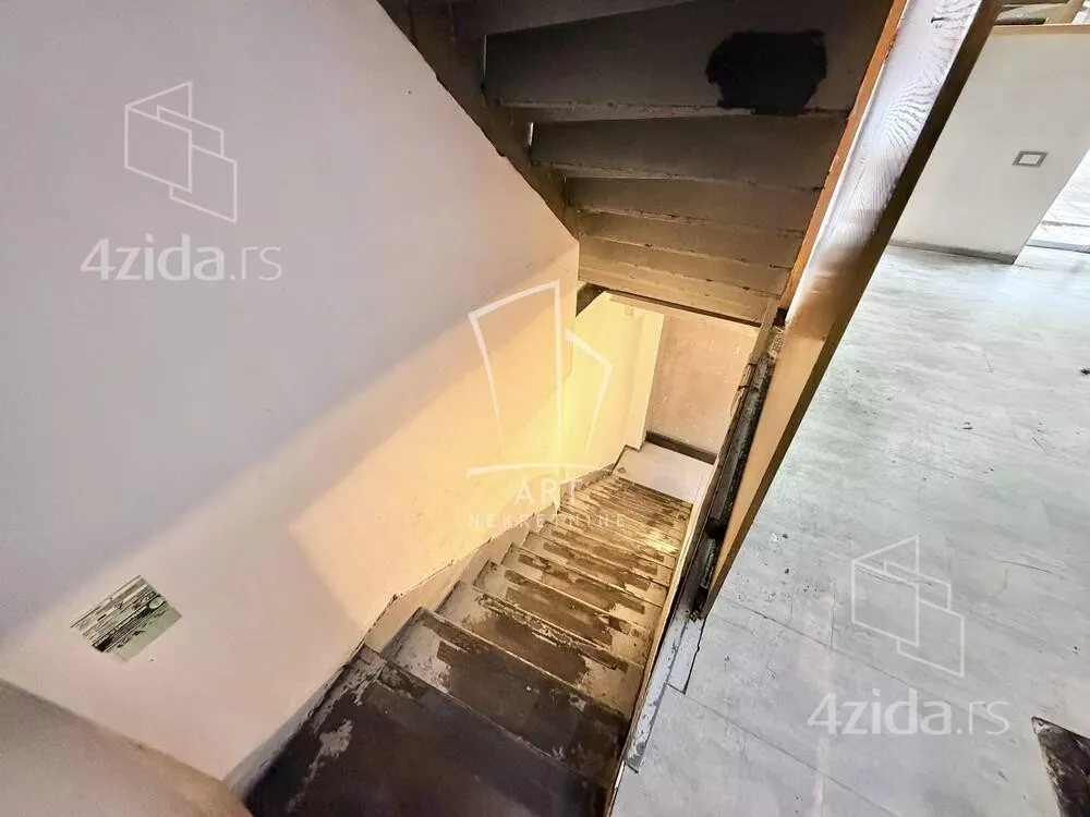 Lokal | 4zida