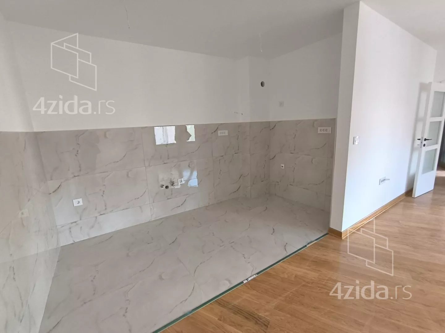 Petosoban stan | 4zida