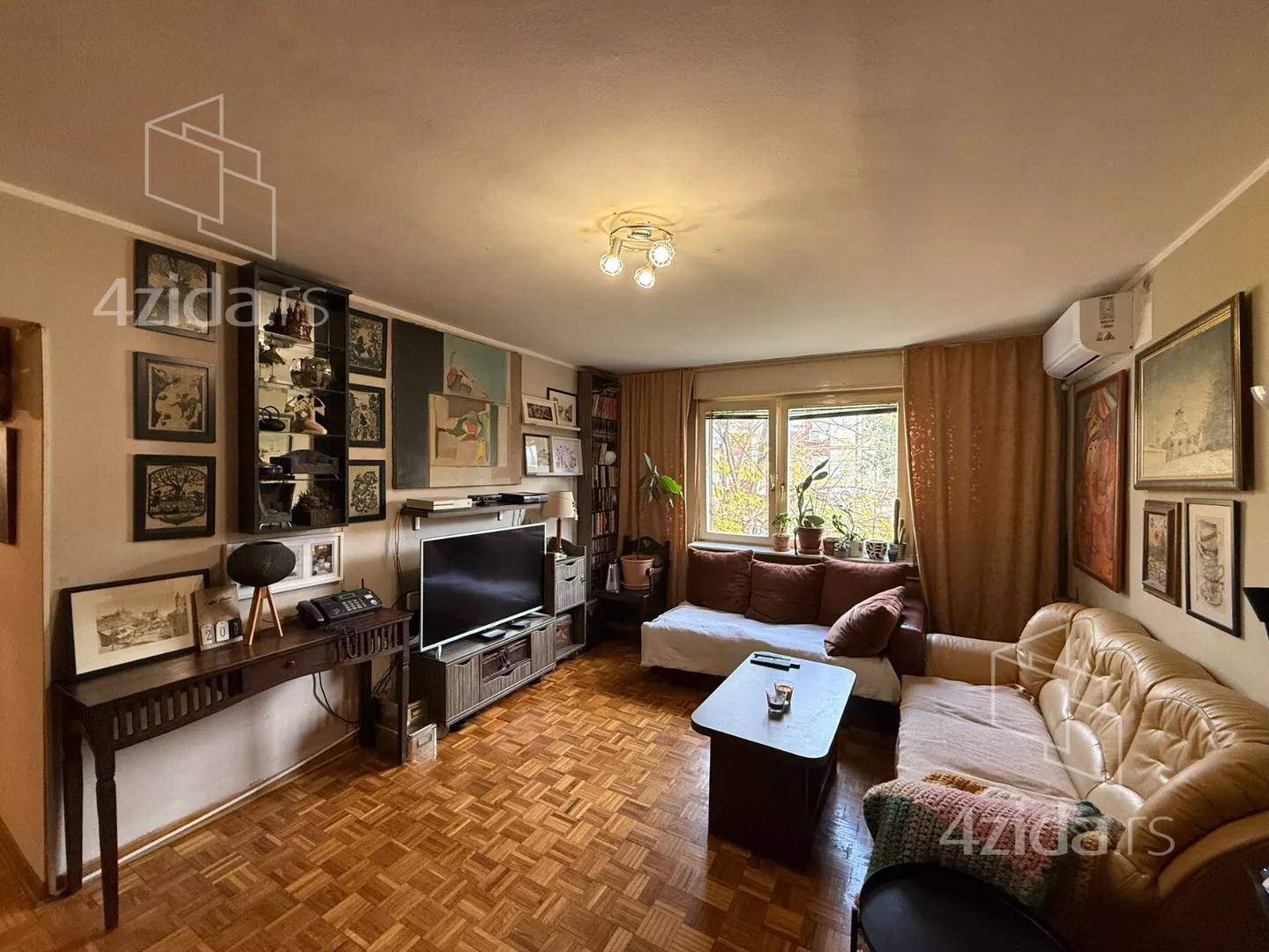 Četvoroiposoban stan | 4zida