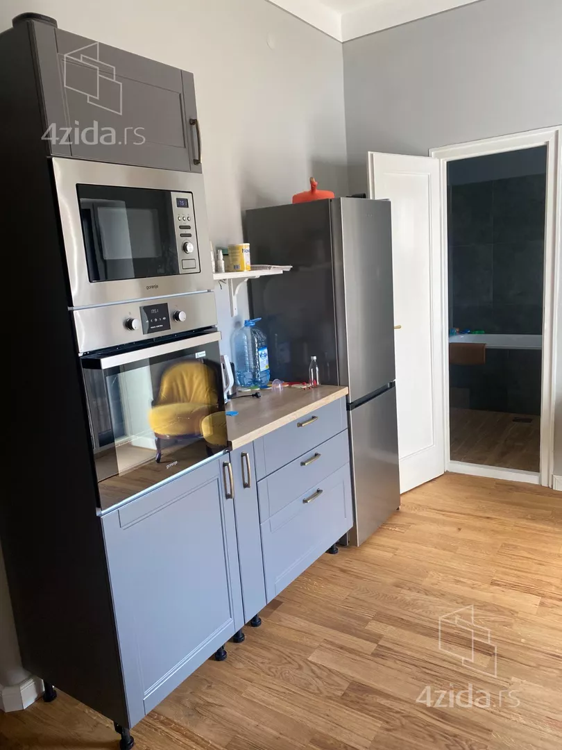 Četvoroiposoban stan | 4zida