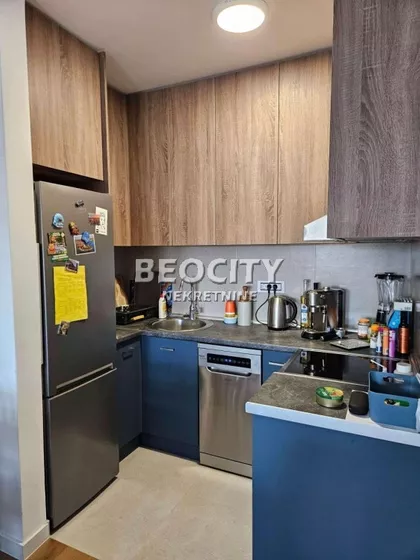 Heroja Pinkija | 4zida.rs