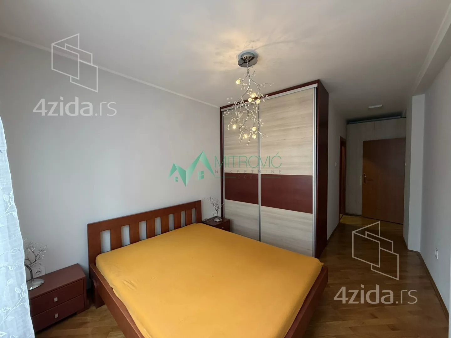 Četvoroiposoban stan | 4zida