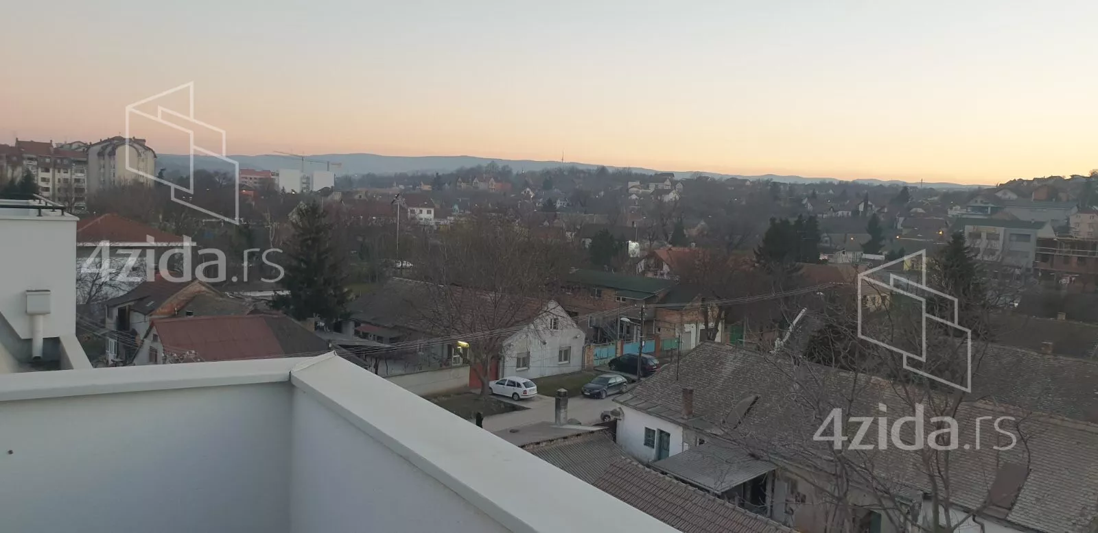 Troiposoban stan | 4zida